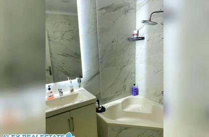 Apartment - 3 Bedrooms - 2 Bathrooms for sale in Zaki Ragab St. - Smouha - Hay Sharq - Alexandria