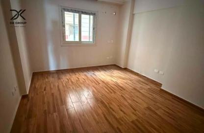 Apartment - 3 Bedrooms - 3 Bathrooms for rent in El Riada School St. - Smouha - Hay Sharq - Alexandria Apartment - 3 Bedrooms - 3 Bathrooms for rent in El Riada School St. - Smouha - Hay Sharq - Alexandria