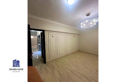 Apartment - 3 Bedrooms - 2 Bathrooms for sale in 1st District - Sheikh Zayed City - Giza