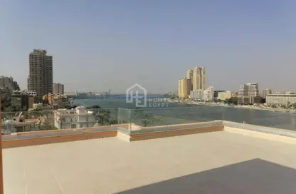 Penthouse - 4 Bedrooms - 5 Bathrooms for rent in Mohamed Mazhar St. - Zamalek - Cairo