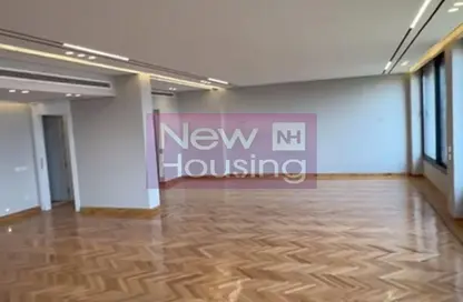 شقة - 3 غرف نوم - 3 حمامات للايجار في الزمالك - القاهرة