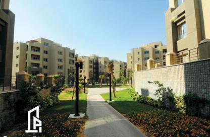 Apartment - 2 Bedrooms - 2 Bathrooms for sale in Palm Hills Village Gate - South Investors Area - New Cairo City - Cairo