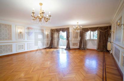 Apartment - 4 - 4 for sale in Ali Bek Hassanein St. - Laurent - Hay Sharq - Alexandria
