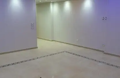 Apartment - 3 Bedrooms - 2 Bathrooms for rent in Zahraa Al Maadi St. - Degla - Hay El Maadi - Cairo