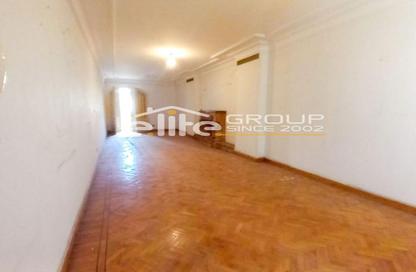 Apartment - 3 Bedrooms - 2 Bathrooms for sale in Eltayar Ahmed Abo Al Sooud St. - Bolkly - Hay Sharq - Alexandria
