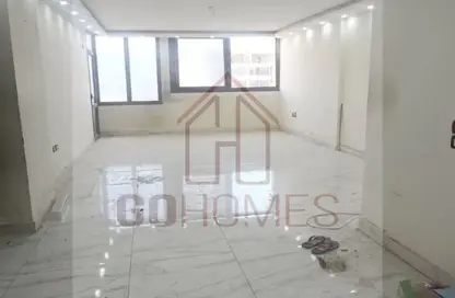 Apartment - 3 Bedrooms - 2 Bathrooms for sale in Zahraa El Maadi - Hay El Maadi - Cairo