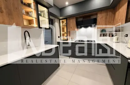 Apartment - 3 Bedrooms - 2 Bathrooms for sale in Lake View Residence - 5th Settlement Compounds - The 5th Settlement - New Cairo City - Cairo