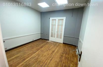 Apartment - 2 Bedrooms - 1 Bathroom for rent in Mahmoud Bassiouny St. - Qasr El Nil - Downtown - Cairo