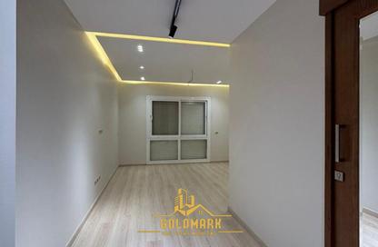 Apartment - 3 Bedrooms - 3 Bathrooms for rent in Garden Residence - Hyde Park - New Cairo City - Cairo