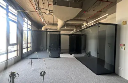 مساحات مكتبية - 3 غرف نوم - 1 حمام للايجار في ديستريكت 5 - كمبوندات التجمع الخامس - التجمع الخامس - مدينة القاهرة الجديدة - القاهرة