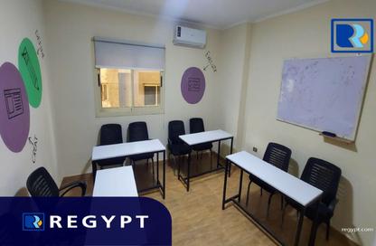 مكتب عمل جماعي - استوديو - 1 حمام للايجار في شارع مصدق - الدقي - الجيزة