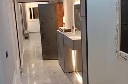 Apartment - 3 Bedrooms - 2 Bathrooms for sale in Tawfik Ahmed Al Bakry St. - 6th Zone - Nasr City - Cairo