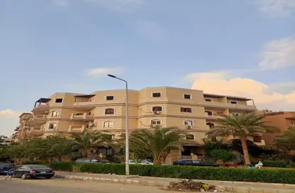 شقة - 3 غرف نوم - 2 حمامات للبيع في المجاورة الاولي - المنطقة التاسعة - مدينة الشروق - القاهرة