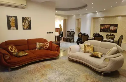 Villa - 4 Bedrooms - 3 Bathrooms for rent in Madinaty - Cairo