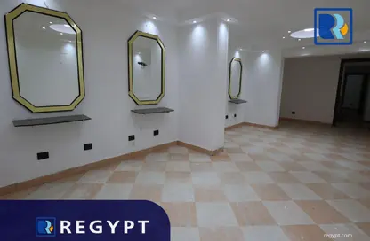 Shop - Studio - 3 Bathrooms for rent in Street 275 - New Maadi - Hay El Maadi - Cairo