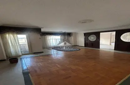 شقة - 4 غرف نوم - 2 حمامات للبيع في ميدان سموحة - سموحة - حي شرق - الاسكندرية