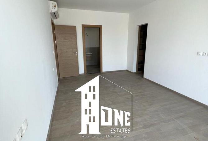 64386925 - Property Image 2