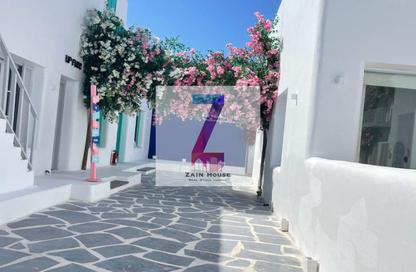 Chalet - 3 - 2 for sale in Mountain View - Ras Al Hekma - North Coast