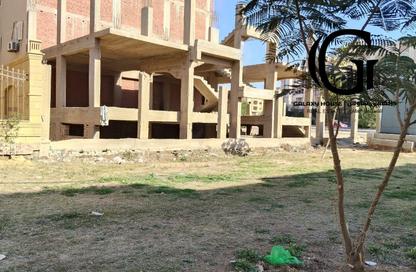 Whole Building - 3 Bedrooms - 3 Bathrooms for sale in Tahrir St. - 7th Neighborhood - Family Housing - Shorouk City - Cairo