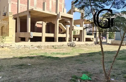 بناية كاملة - 3 غرف نوم - 3 حمامات للبيع في شارع التحرير - المجاور السابعة - الاسكان العائلي - مدينة الشروق - القاهرة