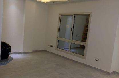 Apartment - 3 Bedrooms - 1 Bathroom for rent in Mohamed Naguib Axis - Abou El Houl - New Cairo City - Cairo