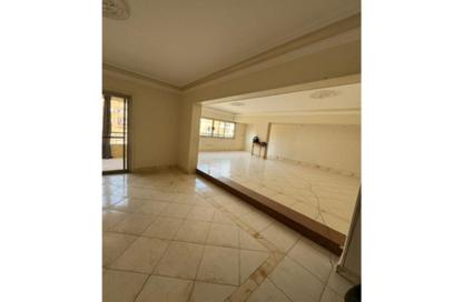 Apartment - 3 Bedrooms - 2 Bathrooms for sale in Helmy Hassan Ali St. - 8th Zone - Nasr City - Cairo