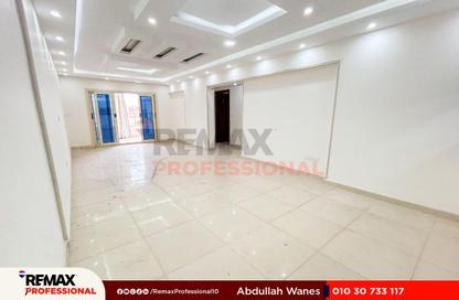 Apartment - 3 Bedrooms - 1 Bathroom for sale in Abd Al Fattah El Taweel St. - Fleming - Hay Sharq - Alexandria