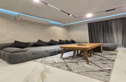 Apartment - 2 Bedrooms - 1 Bathroom for sale in Makram Ebeid St. - 6th Zone - Nasr City - Cairo