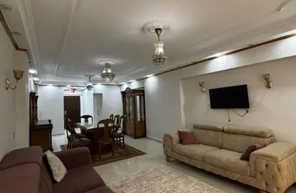 شقة - 3 غرف نوم - 2 حمامات للايجار في الشارع التجارى - زهراء المعادي - حي المعادي - القاهرة