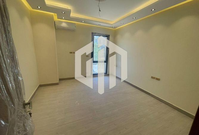 2OlwLih01po - Property Image 3