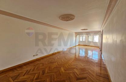 Apartment - 3 Bedrooms - 3 Bathrooms for sale in Abou Quer Road - Zezenia - Hay Sharq - Alexandria