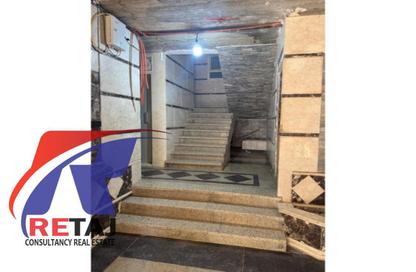 Apartment - 3 Bedrooms - 2 Bathrooms for sale in Al Khalifa Al Radi St. - Al Hadiqah Al Dawliyah - 7th District - Nasr City - Cairo