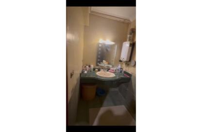 Apartment - 4 Bedrooms - 2 Bathrooms for sale in Essam Bahr St. - 10th Zone - Nasr City - Cairo
