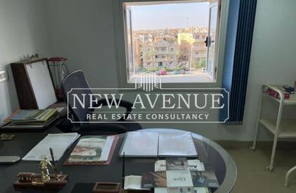 Clinic - 2 Bedrooms - 1 Bathroom for sale in North Teseen St. - The 5th Settlement - New Cairo City - Cairo
