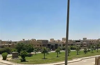 Apartment - 3 Bedrooms - 3 Bathrooms for sale in Area A - Ganoob El Acadimia - New Cairo City - Cairo