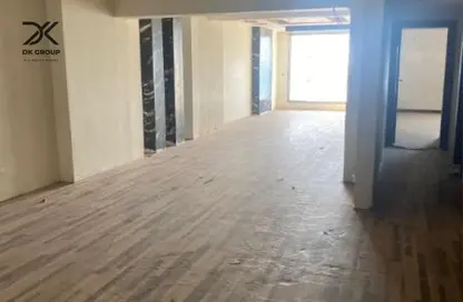 Apartment - 3 Bedrooms - 2 Bathrooms for sale in Al Geish Road - Roushdy - Hay Sharq - Alexandria
