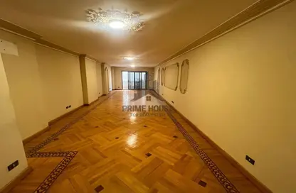 شقة - 3 غرف نوم - 2 حمامات للبيع في شارع رشدي - رشدي - حي شرق - الاسكندرية