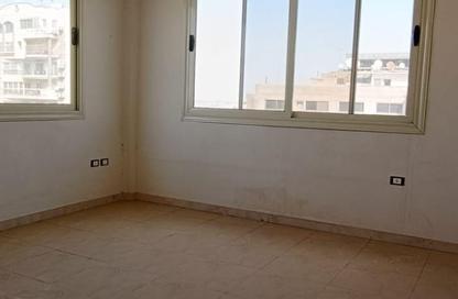 Apartment - 3 Bedrooms - 2 Bathrooms for rent in Omar Ibn Al Khattab St. - Almazah - Heliopolis - Masr El Gedida - Cairo