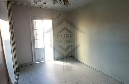 Apartment - 3 Bedrooms - 1 Bathroom for sale in Al Ekbal St. - Laurent - Hay Sharq - Alexandria