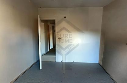 Apartment - 3 Bedrooms - 1 Bathroom for sale in Al Ekbal St. - Laurent - Hay Sharq - Alexandria