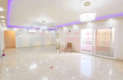 شقة - 3 غرف نوم - 2 حمامات للبيع في ستانلي - حي شرق - الاسكندرية