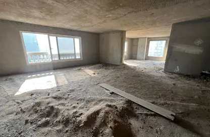 Apartment - 3 Bedrooms - 3 Bathrooms for sale in Al Hegaz St. - Mohandessin - Giza