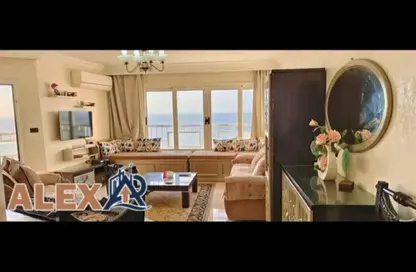 Apartment - 2 Bedrooms - 2 Bathrooms for rent in Al Geish Road - Glim - Hay Sharq - Alexandria