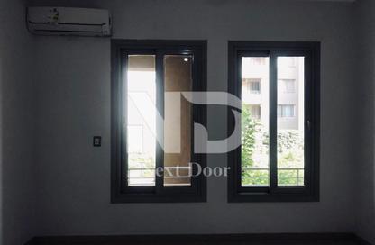 Apartment - 2 Bedrooms - 2 Bathrooms for sale in Palm Hills Village Gate - South Investors Area - New Cairo City - Cairo