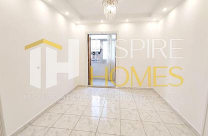 Apartment - 2 - 1 for sale in Camp Chezar - Hay Wasat - Alexandria