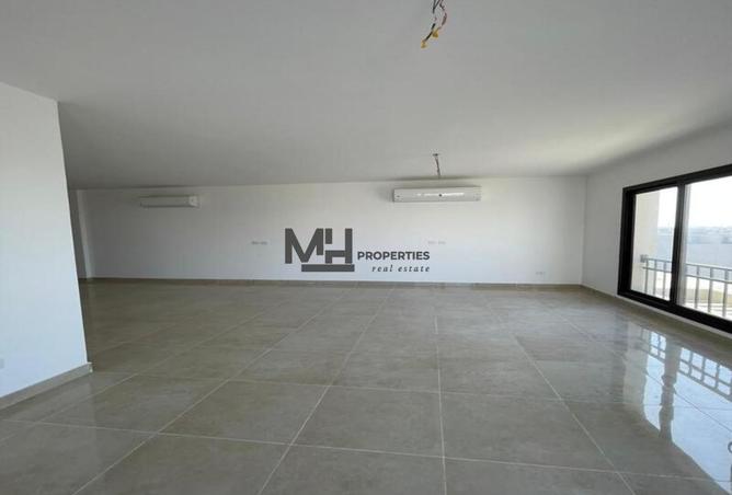 102631800 - Property Image 2