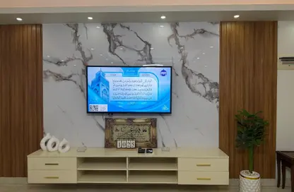 Apartment - 2 Bedrooms - 2 Bathrooms for rent in Gameat Al Dewal Al Arabeya St. - Mohandessin - Giza