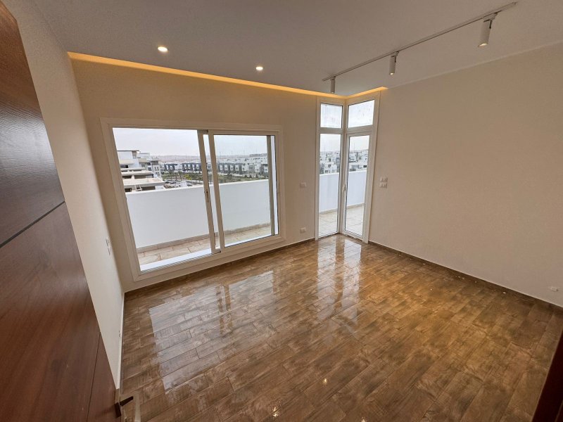 3BR Penthouse | Fully-Finished | Hyde Park thumbnail