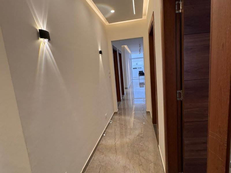 3BR Penthouse | Fully-Finished | Hyde Park thumbnail