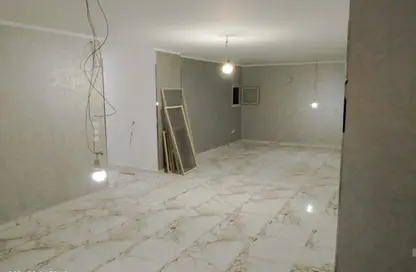 Apartment - 3 Bedrooms - 2 Bathrooms for rent in Abou El Houl - New Cairo City - Cairo